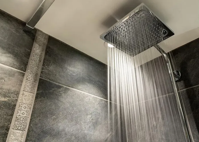 Royal View Apartment