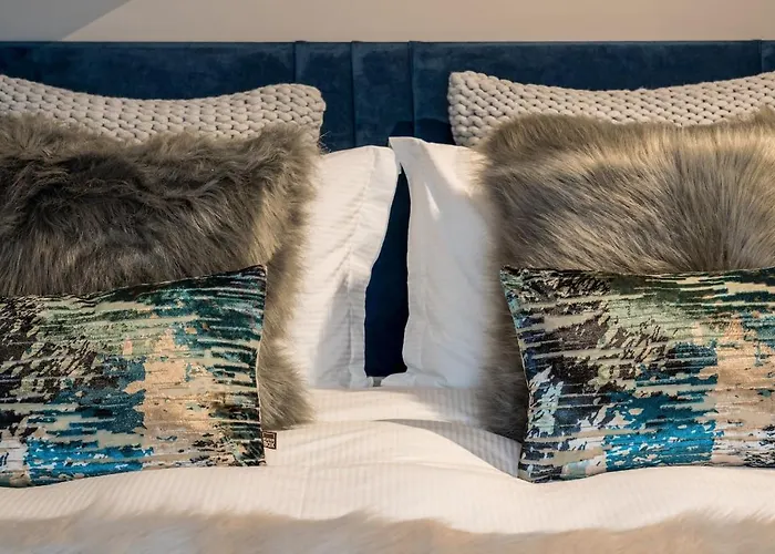 Royal View Apartment