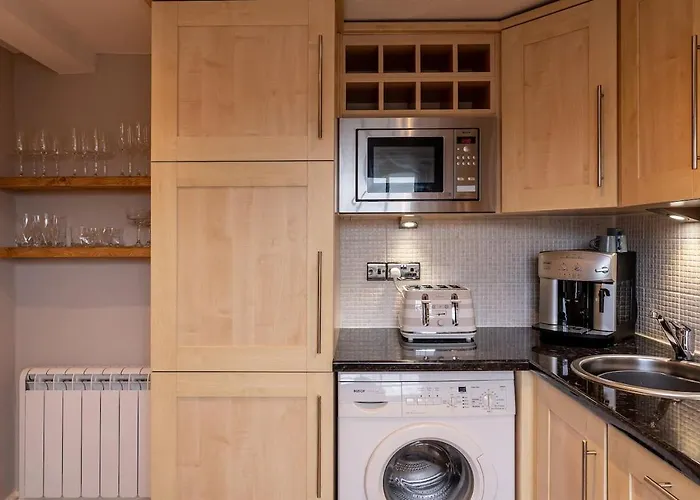 Royal View Apartment