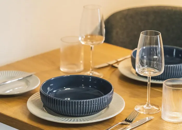 Royal View Apartment *